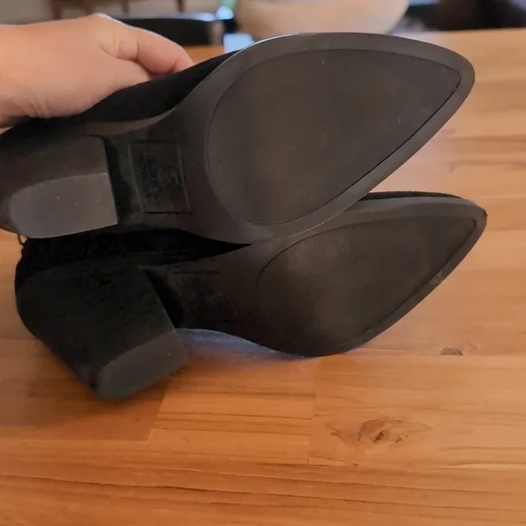 EUC - Blondo Wanda waterproof suede ankle boot - 6.5 - Picture 7 of 7